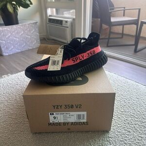 NWT adidas Yeezy Boost 350 V2 - Core Black Red - Size 9.5